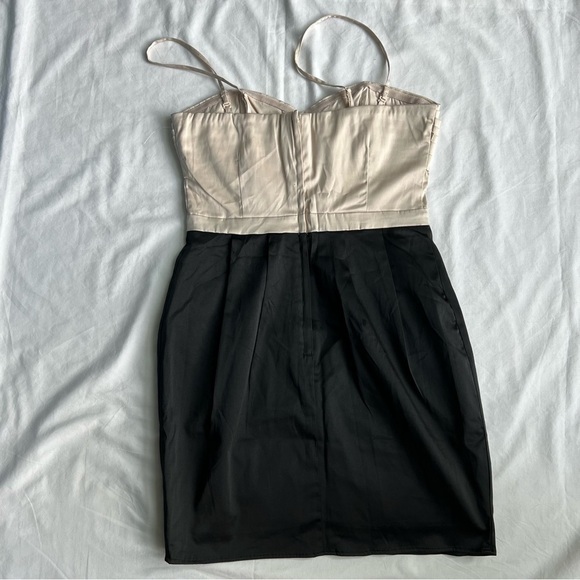 H&m satin color block convertible strapless party dress size 6 nude & black nwt - Picture 2 of 14